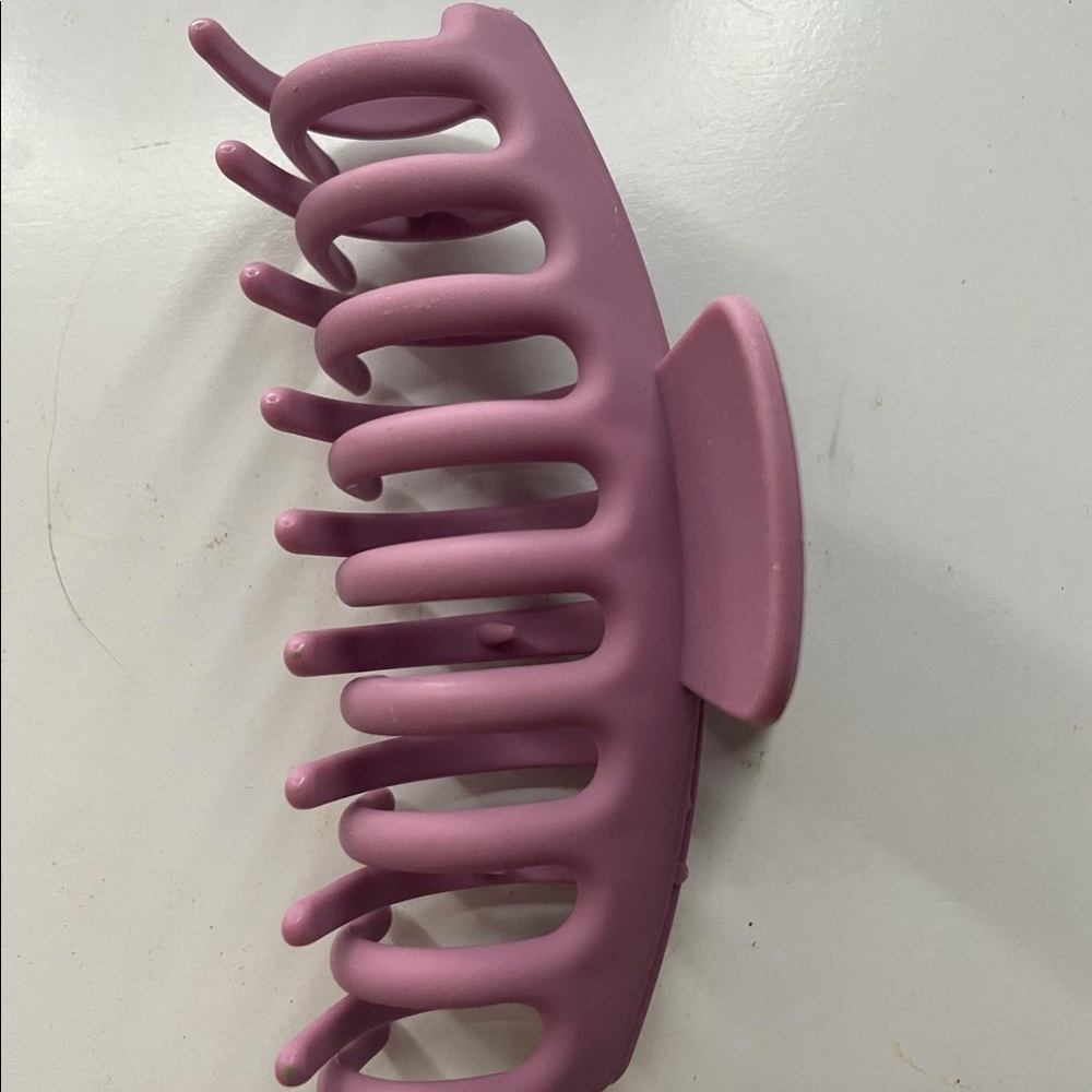 Claw Clips - Picture 2 of 2